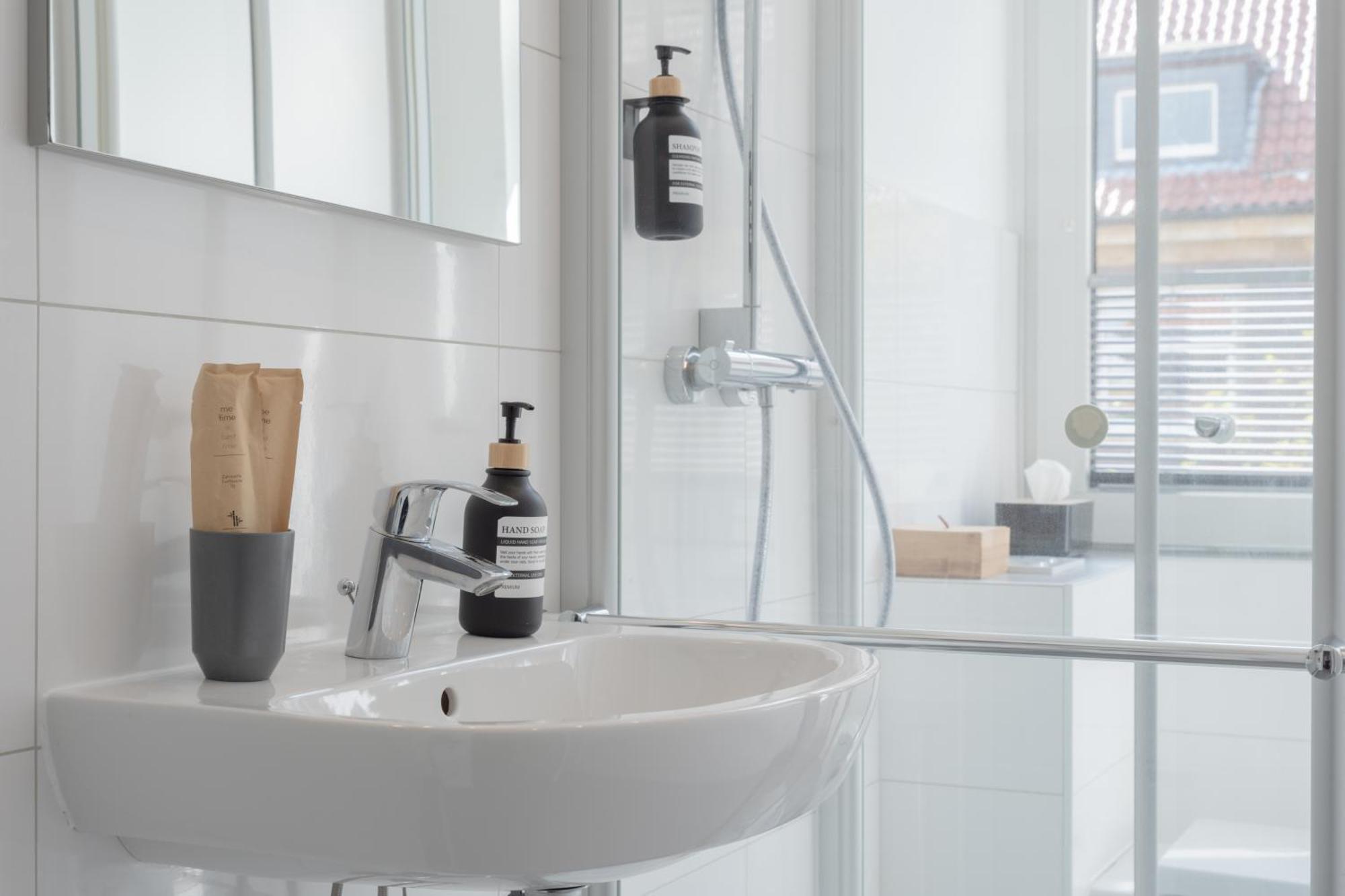 Modernes Apartment In Top Lage Komfortabel Eingerichtet Mit Arbeitsplatz Und Kueche - Geibelsuite Hannover Ngoại thất bức ảnh